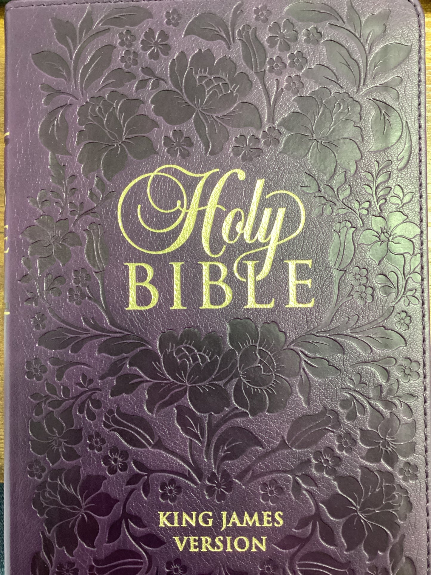 KJV Bible Giant Print Standard-size Faux Leather, Purple Floral